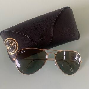 RAYBAN | NWT Classic Aviators in Arista Gold and Green/Grey [+Case!]